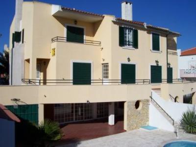 Townhouse For sale in Almada - Charneca de Caparica, Portugal