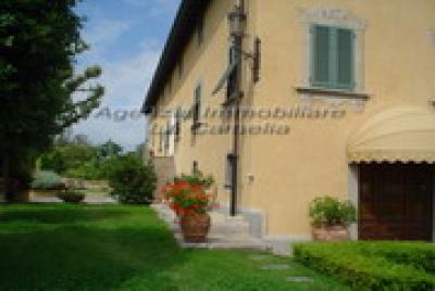 Villa For sale in lucca, tuscany, Italy