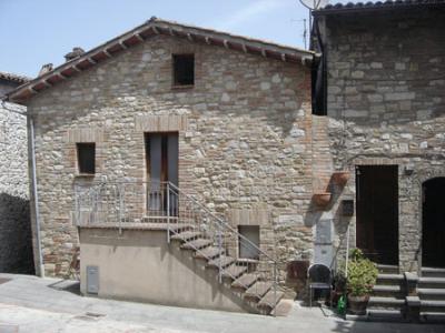 Townhouse For sale in Todi, Umbria, Italy - town centre