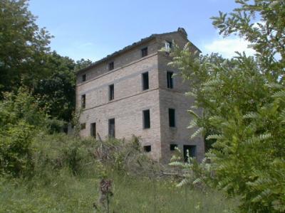 Farmhouse For sale in Montegiorgio, Le Marche, Italy