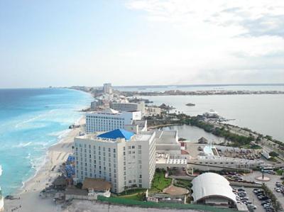 Condo For sale in Cancun, Q. Roo, Mexico - Ocean Front