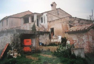 Typical country house For sale in civitella del tronto (te), teramo, Italy