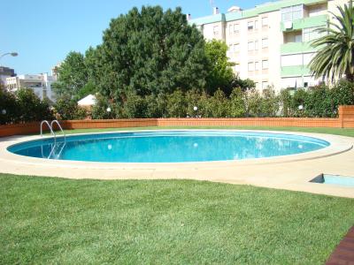 Duplex For rent in Figueirinha, Oeiras, Portugal