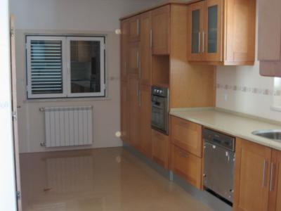 Townhouse For sale in Porto Salvo, Oeiras, Lisbon, Portugal