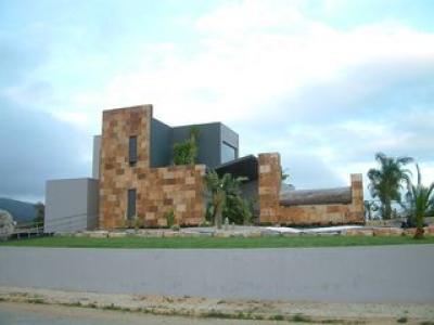 Villa For sale in Faro, Algarve, Portugal